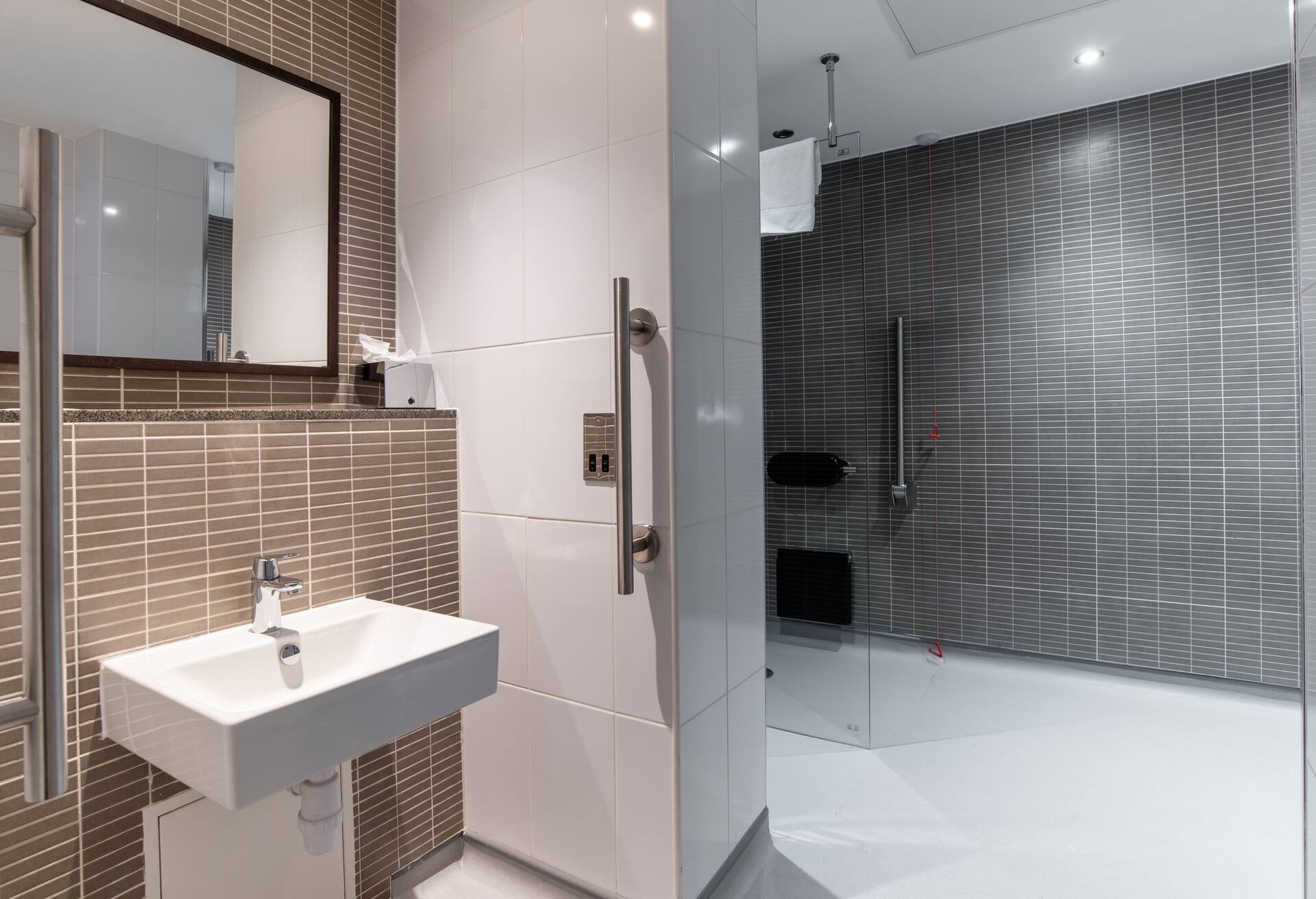 Hilton London Gatwick Accessible Bathroom