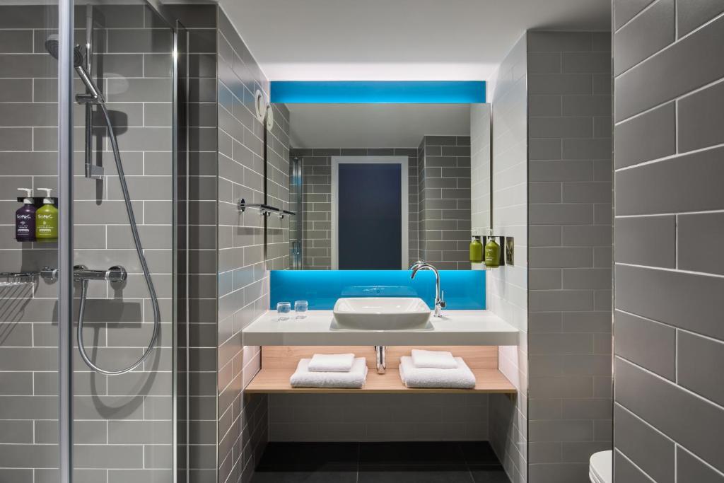 holiday inn limehouse 2