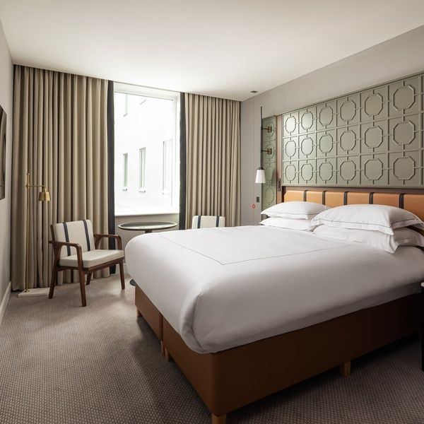 ParkgateHotel_314-DeluxeKingAccessible-1_HG-600x600