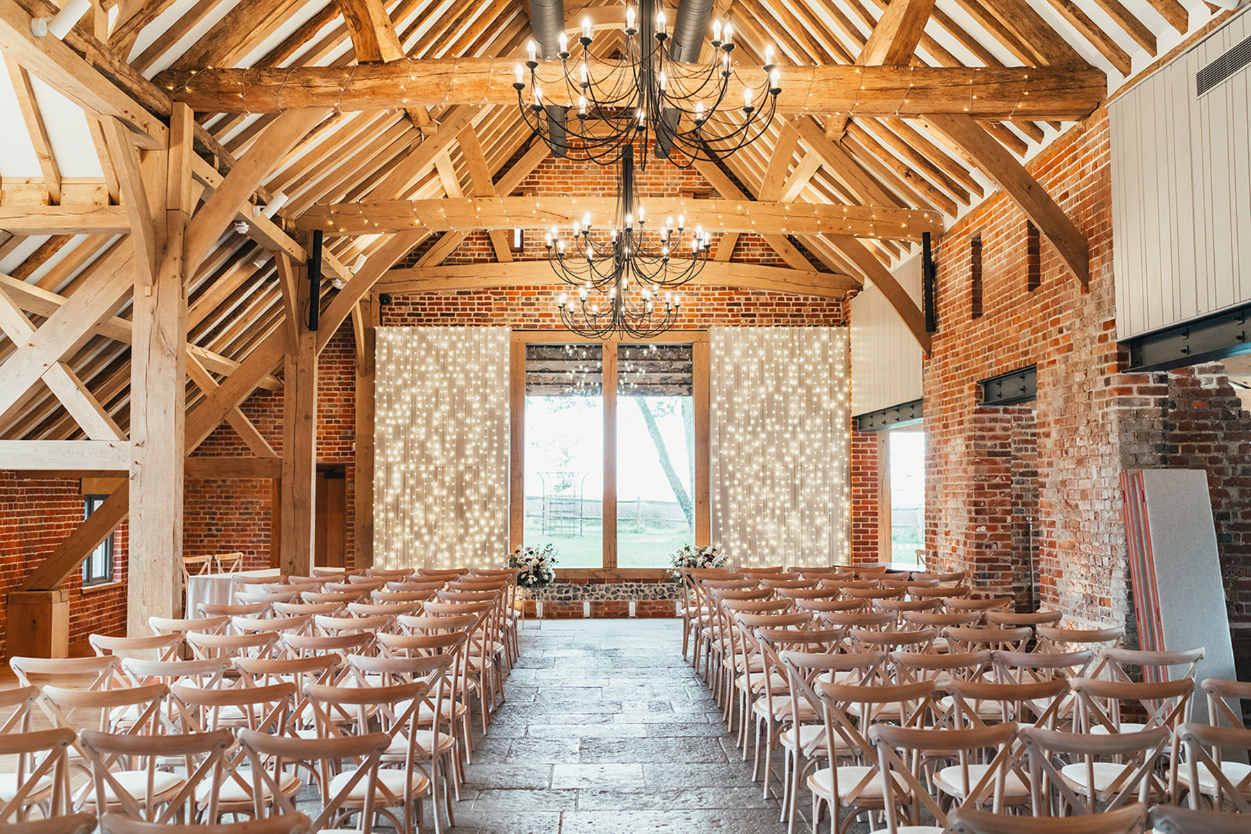 Rackleys_Wedding_Barn_Buckinghamshire_B01
