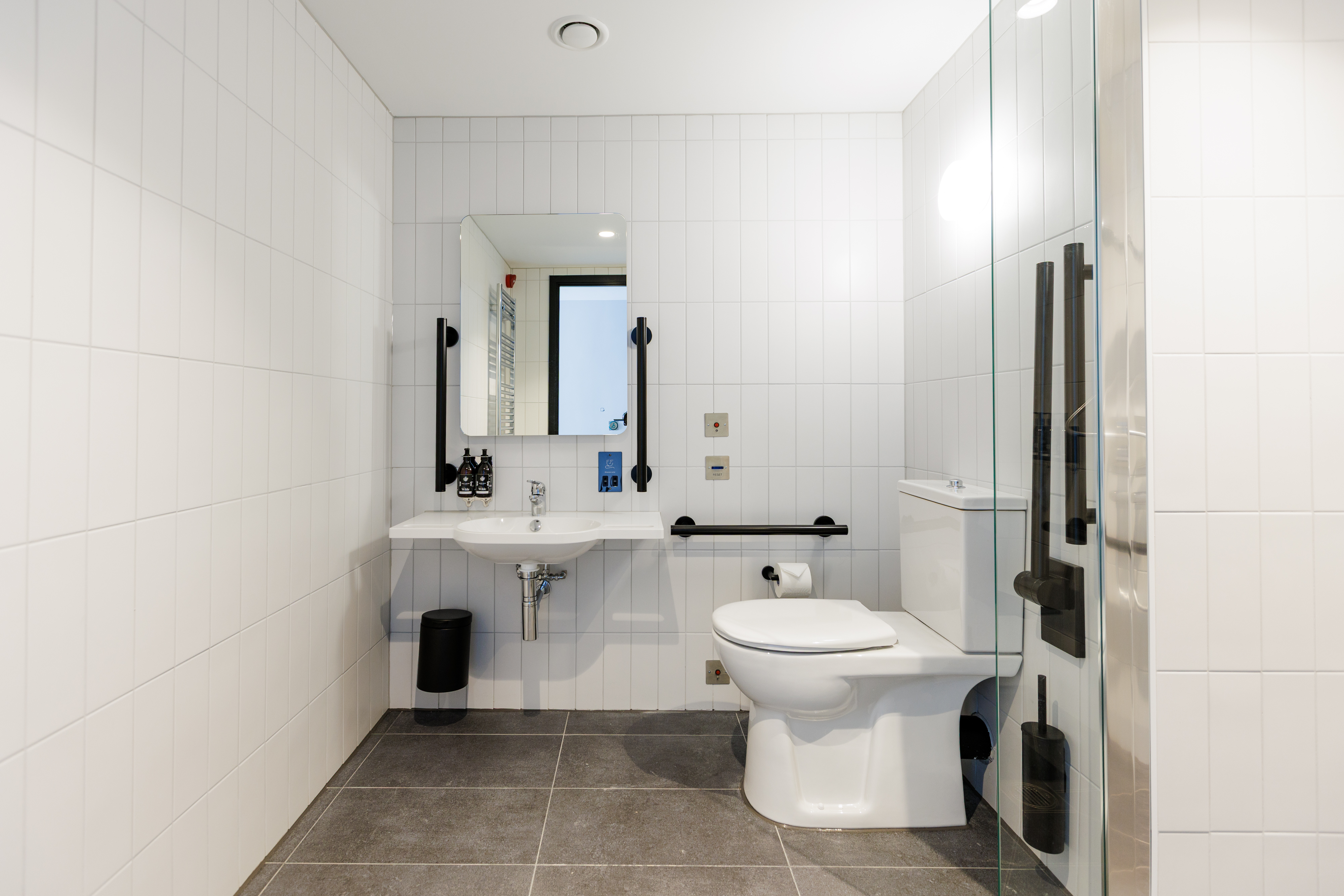 Why Workplace Washrooms are Taking Cues from Hospitality Design